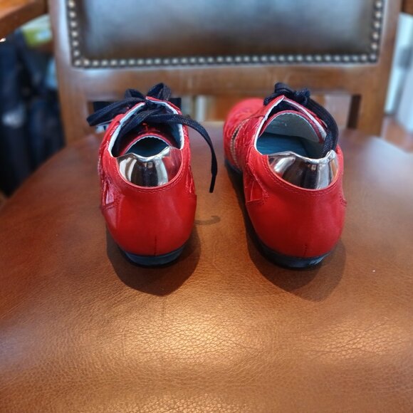 Sharp red leather ladies sneakers. - Picture 4 of 5